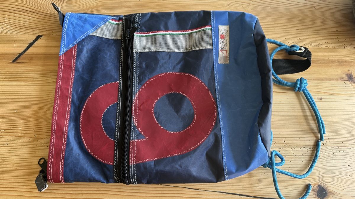 Zaini: Rucksack aus recyceltem Segelmaterial – Usato da Seewis Dorf venduto da alex.huesler