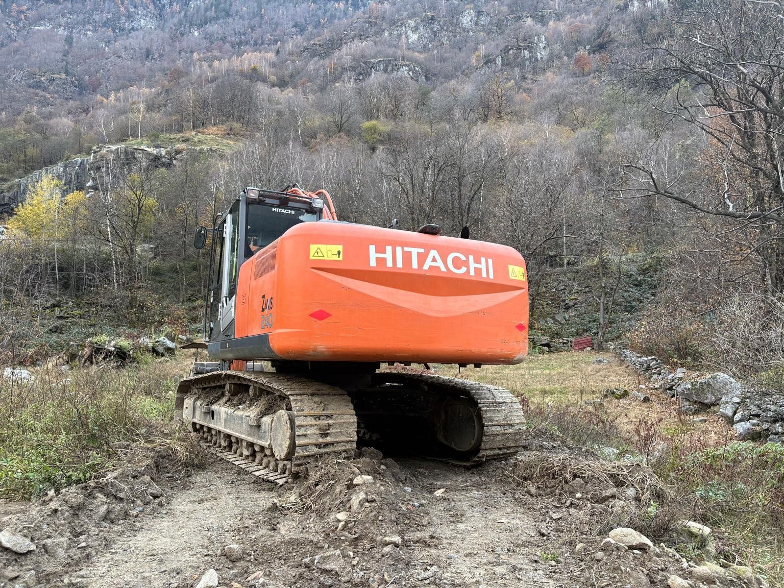 Hitachi Escavatori: Hitachi 240 – Usato da Giornico venduto da dio_zn5d 2