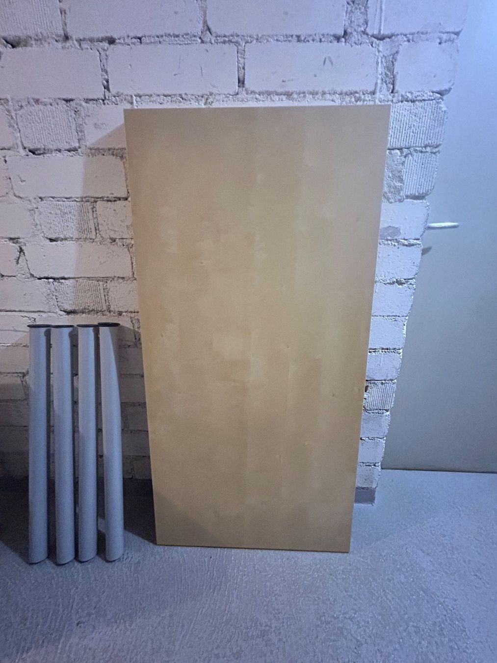 Ikea Scrivanie: Büromöbel Set Tischplatte mit Beinen und Schubladencontainer – Usato da Thun venduto da o_wittwer 1