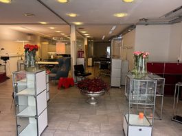 2 USM Vitrine in weiss Lieferung gratis