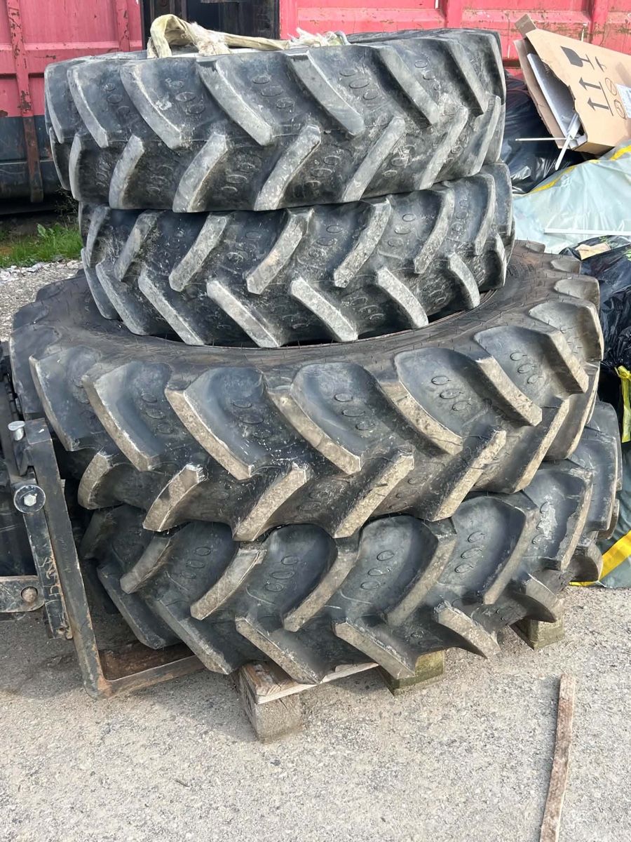 Traktoren: Traktorpneu mit felgen – Neu (gemäss Beschreibung) aus Safenwil von Fluekiger0106