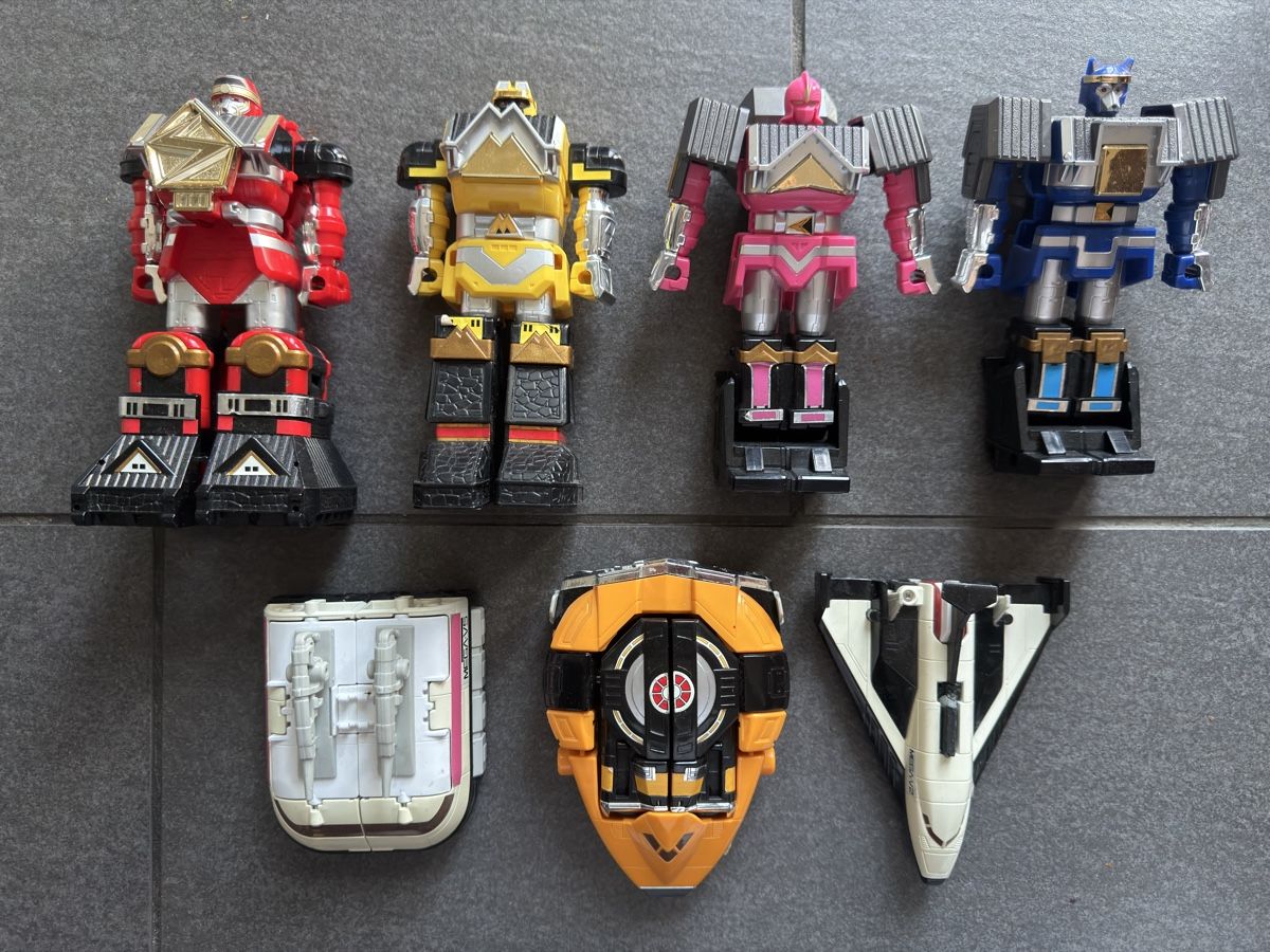 Transformers G1 + Power Rangers Megazord Vintage Figuren (Gebraucht) in ...