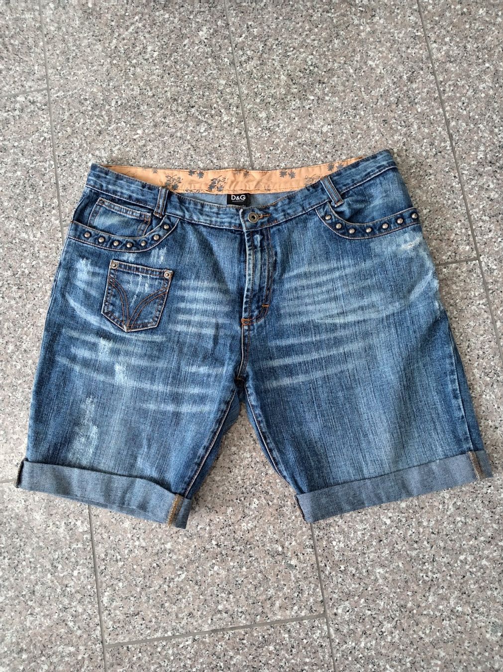 Dolce & Gabbana Pantaloni: Dolce & Gabbana Kurze Hose – Usato da Wängi venduto da Maelstrom