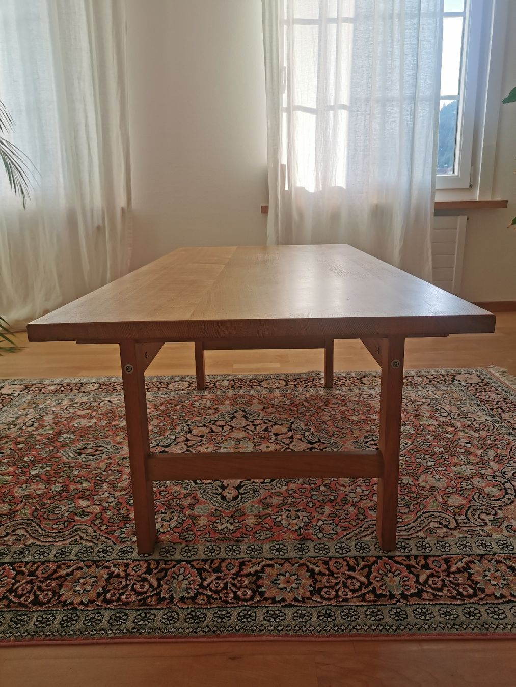 Tische: Dänischer Eichenholz Couchtisch – Gebraucht aus St. Gallen von Minmarktplatz 2