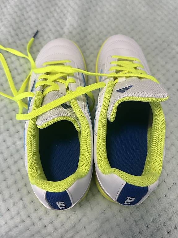 Scarpe da uomo: Hallenschuhe Adidas – Usato da Lenzburg venduto da mir_rnb9 1