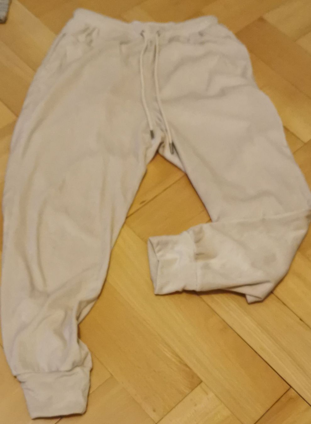 Oysho Pantaloni: Bas de jogging pilou pilou – Usato da Fribourg venduto da chi_j8yw