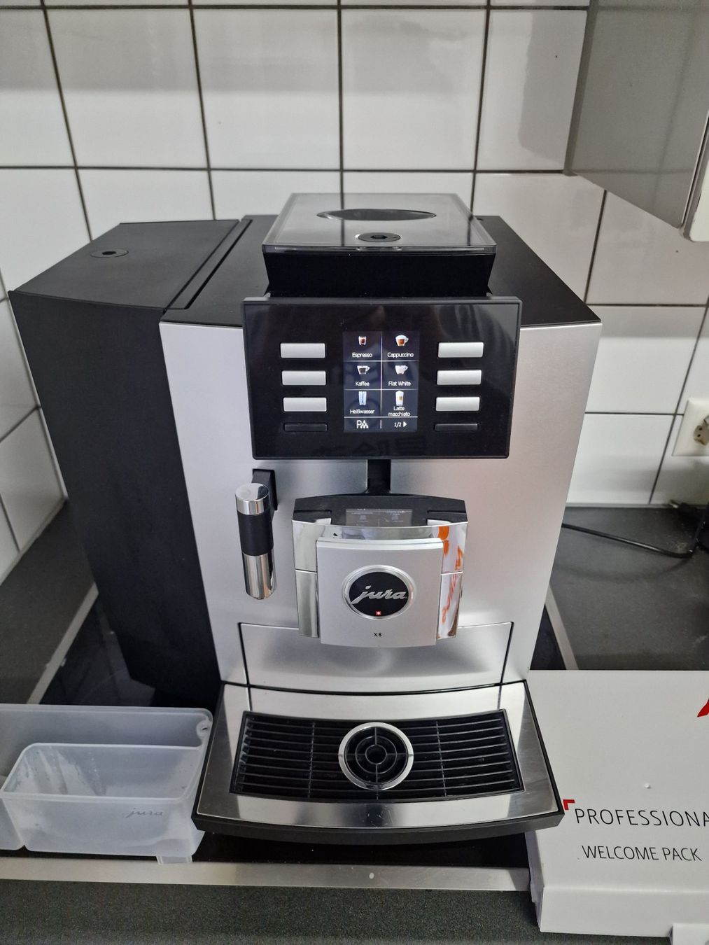 Jura Macchine per caffè & Macchine per espresso: Jura X8 platin – Usato da Romanshorn venduto da TopPcs 1
