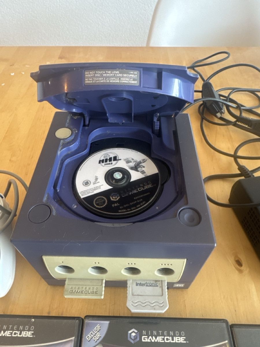 Nintendo Konsolen: Console Nintendo GameCube et 8 jeux – Gebraucht aus Flanthey von juju0794 1