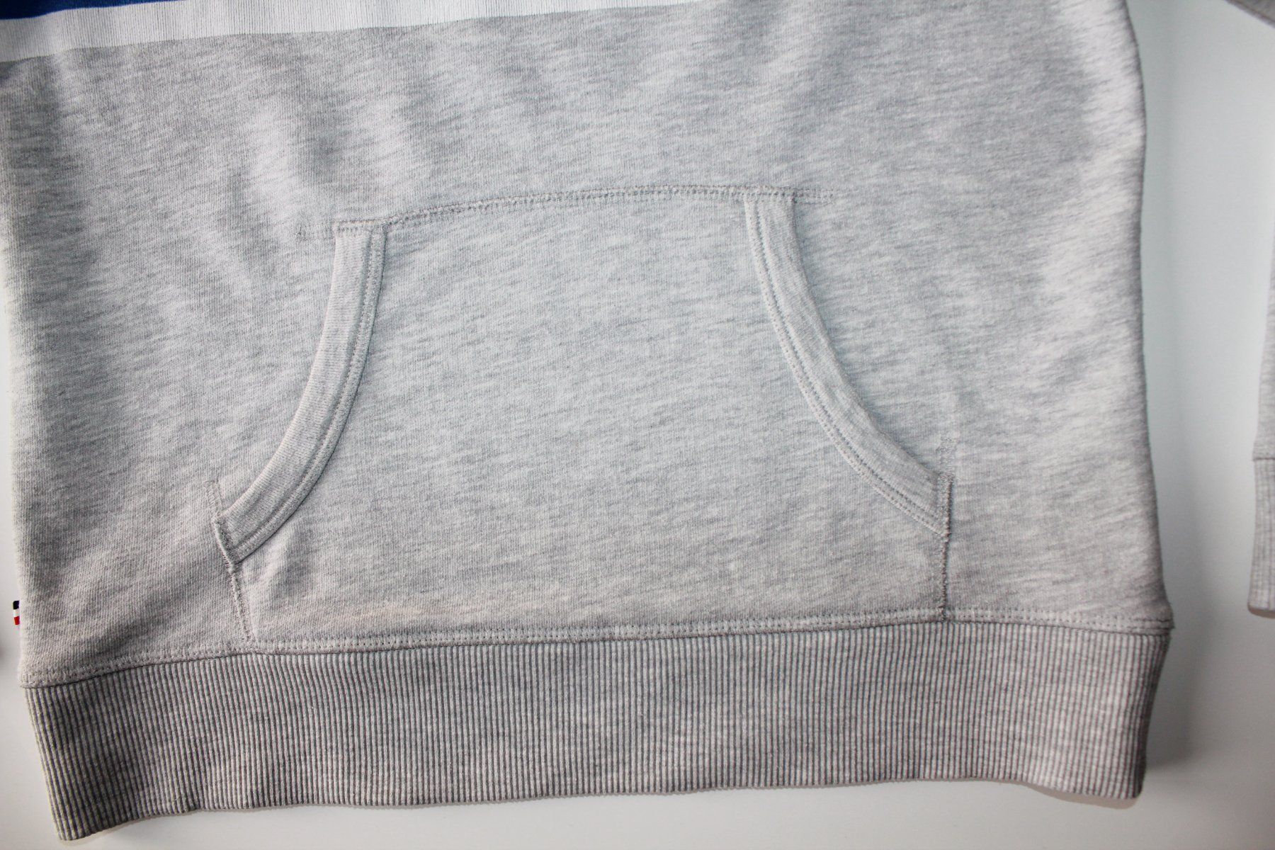 Tommy Hilfiger Maglioni & Felpe: Tommy Jeans Sweat à capuche gris    t.S – Usato da Peseux venduto da Gilloss 4