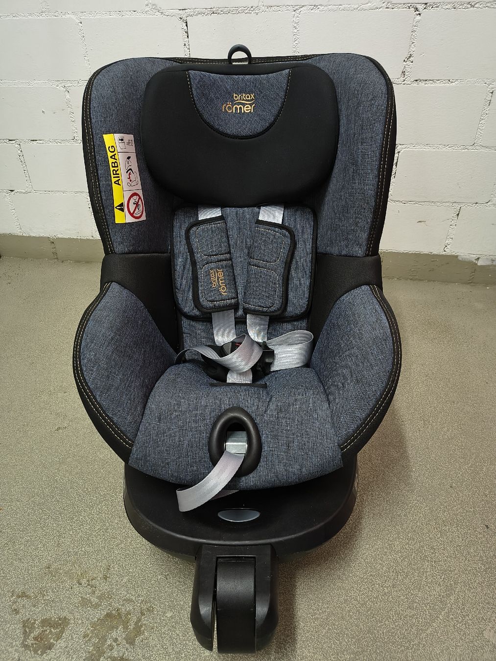 Britax Römer Seggiolini per auto: Britax römer Dualfix2 R easy access – Usato da Giubiasco venduto da Kim51