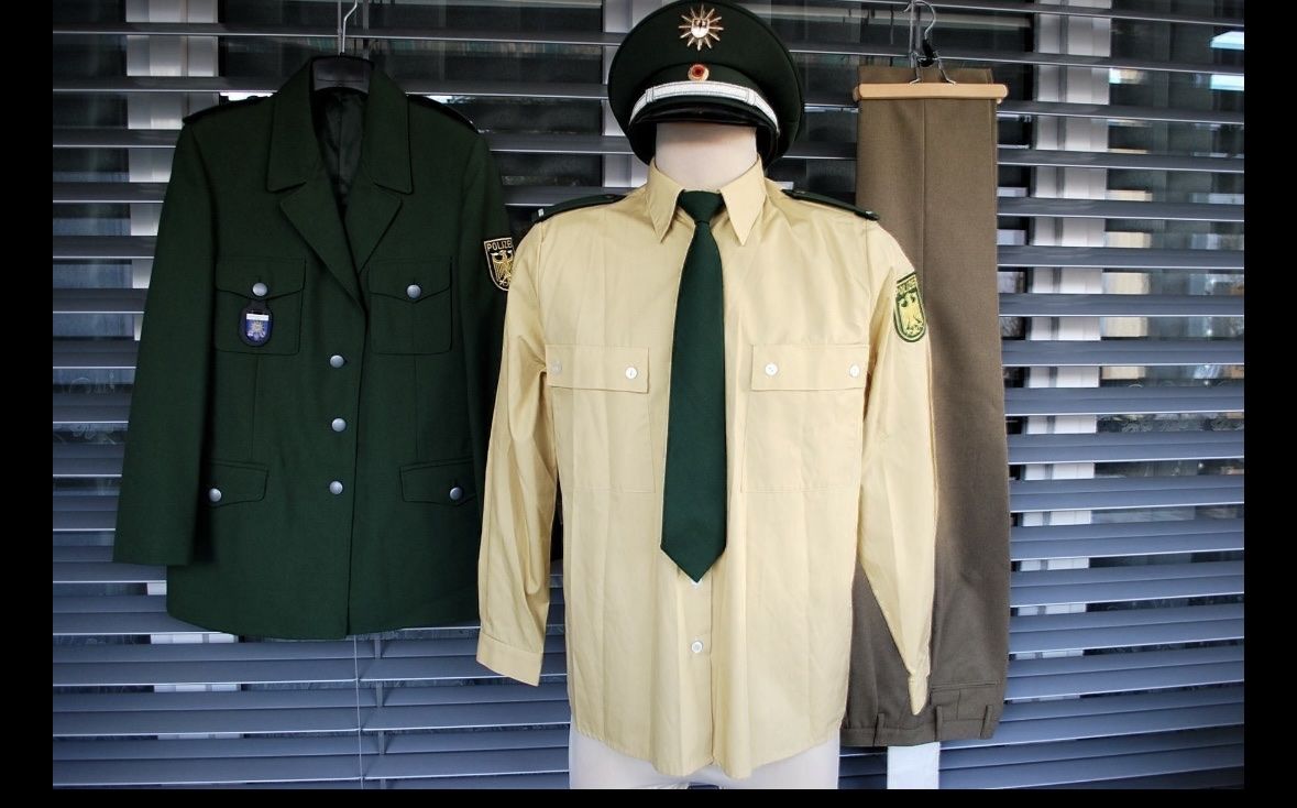 Uniformi: Damen Polizei Uniform des Deutschen Bundespolizei 2005- – Nuovo (secondo la descrizione) da Biel/ Bienne venduto da fusion54 3