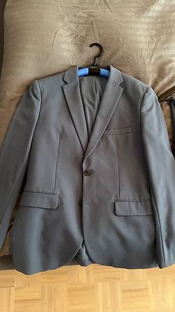 Blauer Herrenanzug