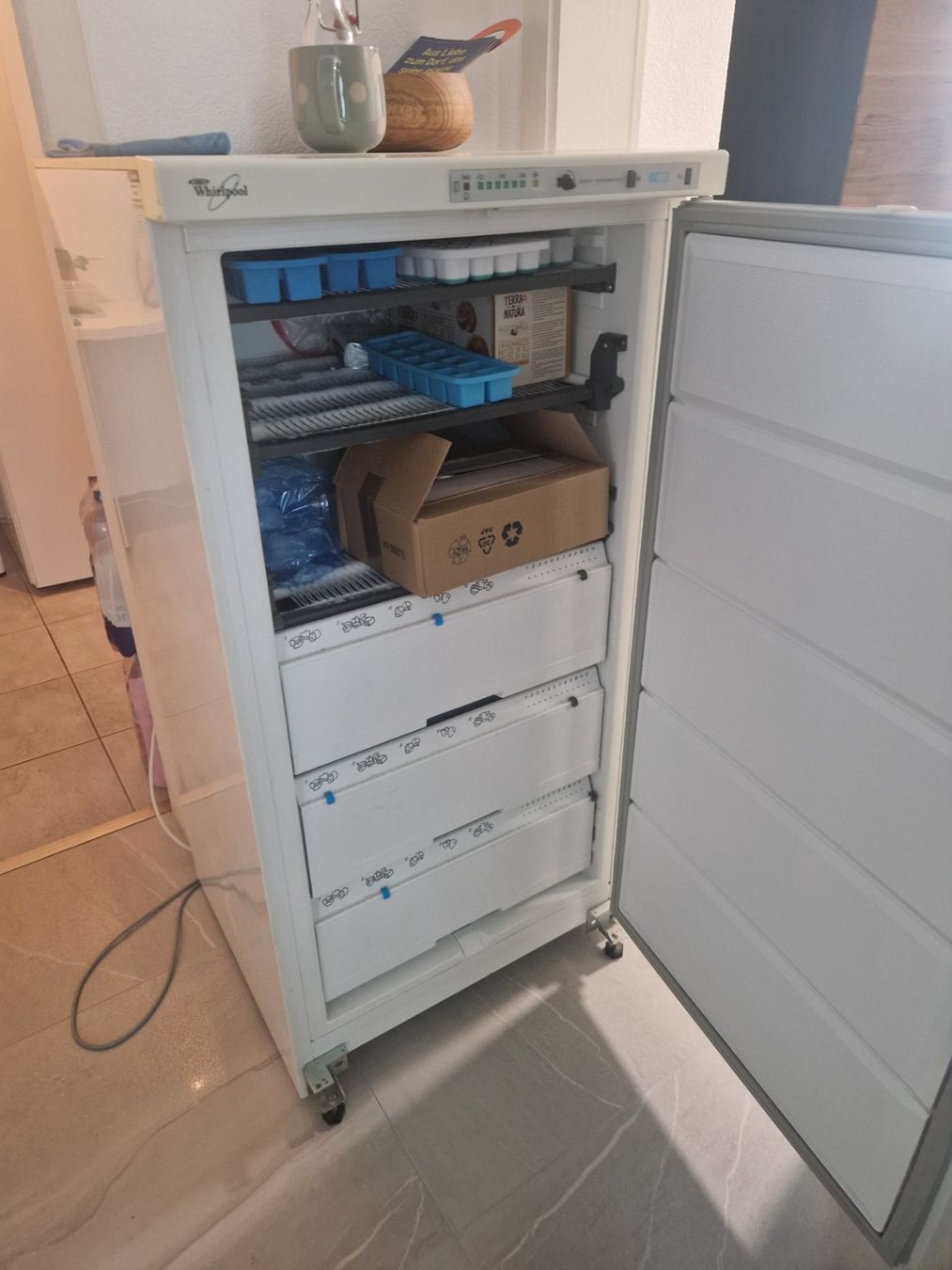 Whirlpool Congelatori: Gefrierschrank Gefrierer 120x60 Whirlpool – Usato da Wängi venduto da dx1_c5kc 1