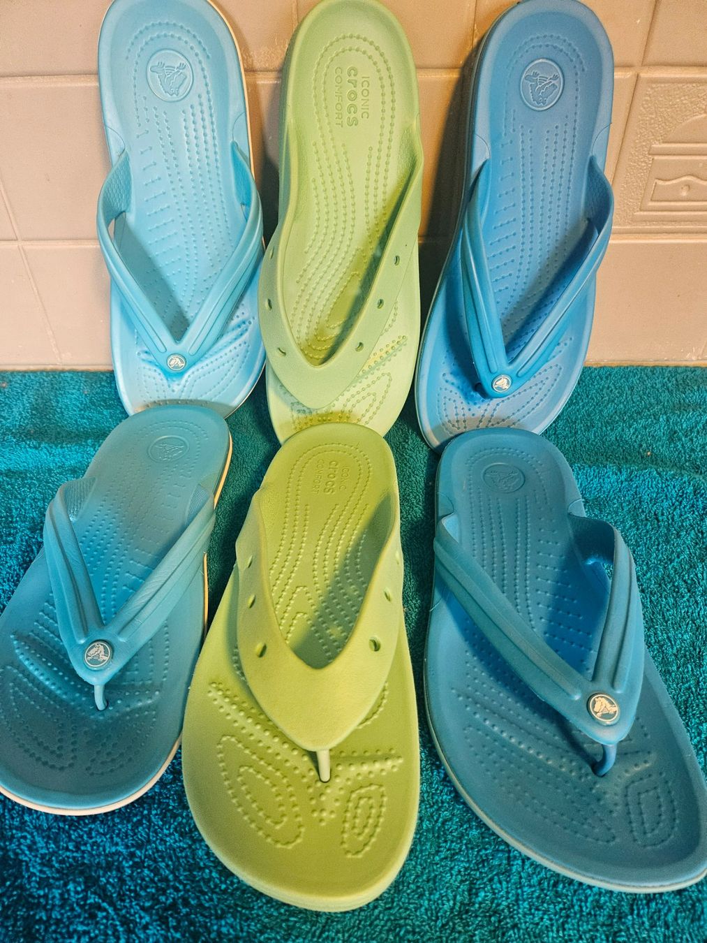 Crocs Damenschuhe: 3x Crocs FlipFlops neu *****wunderschöne Farbe**** – Neu (gemäss Beschreibung) aus Triesen von Teddyeddy 3