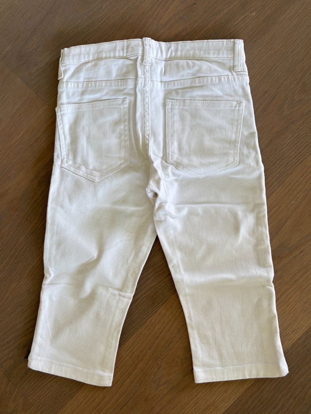 H&M Pantaloni: 3/4-Jeans / Capri-Jeans, weiss, Gr. 134 – Usato da Rüschlikon venduto da user999 3