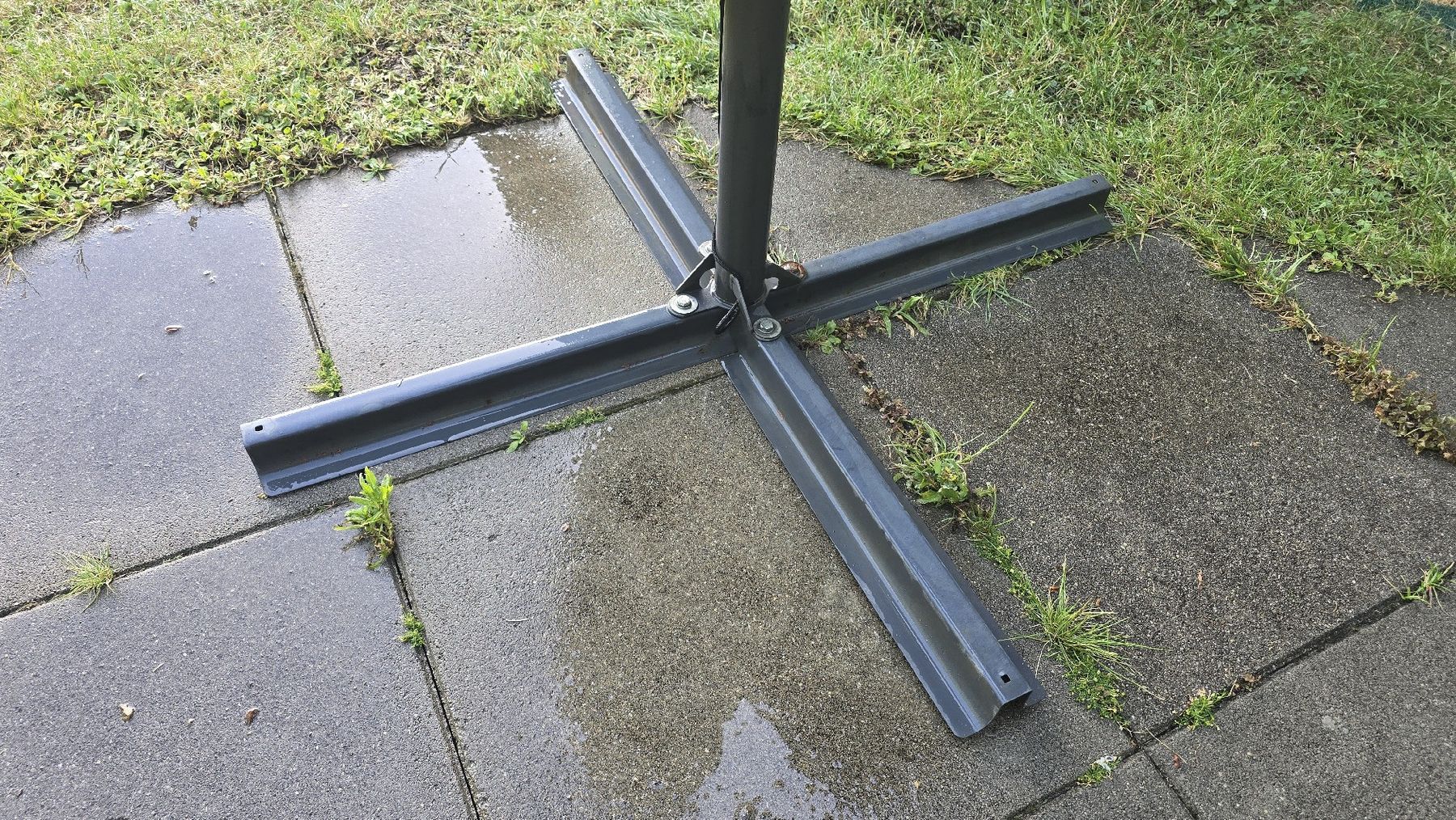 Ombrelloni: Ampelschirm 3m mit Schutzhülle – Usato da Remetschwil venduto da Mausimami07 5