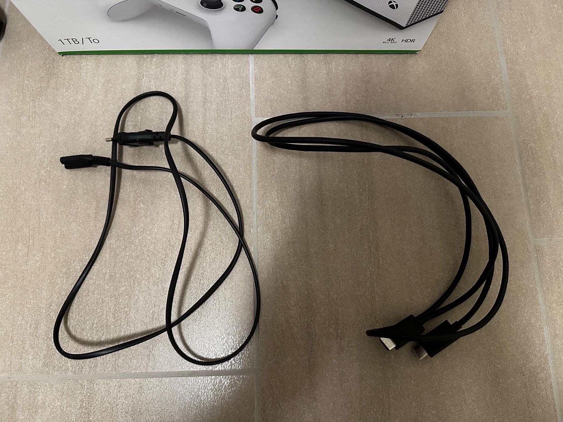 Microsoft Konsolen: Xbox One S 1 TB Disk Version - Super Zustand – Gebraucht aus Olten von Srasri 4