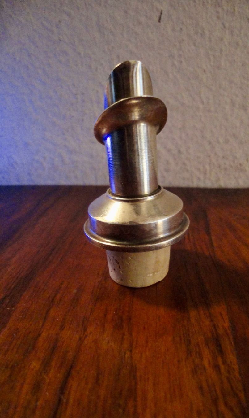 Apribottiglie & Tappi per chiusura: Weinausgiesser Silber Metall mit Korkzapfen. – Usato da wädenswil venduto da niki20 2