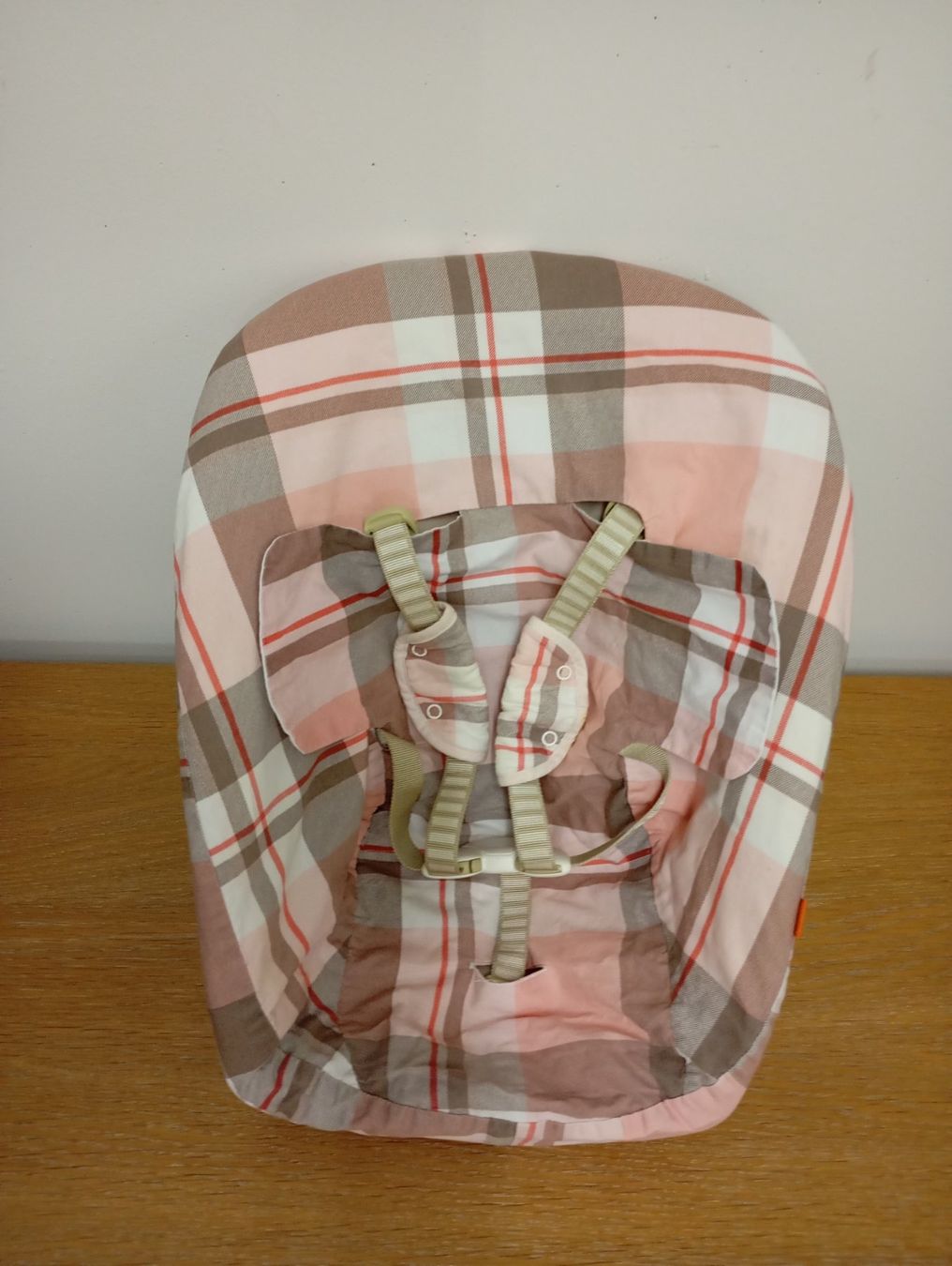 Stokke Hochstühle: Tripp Trapp Newbornset Bezug Stokke Trip Trap Textil – Gebraucht aus Dinhard von R.B.G23