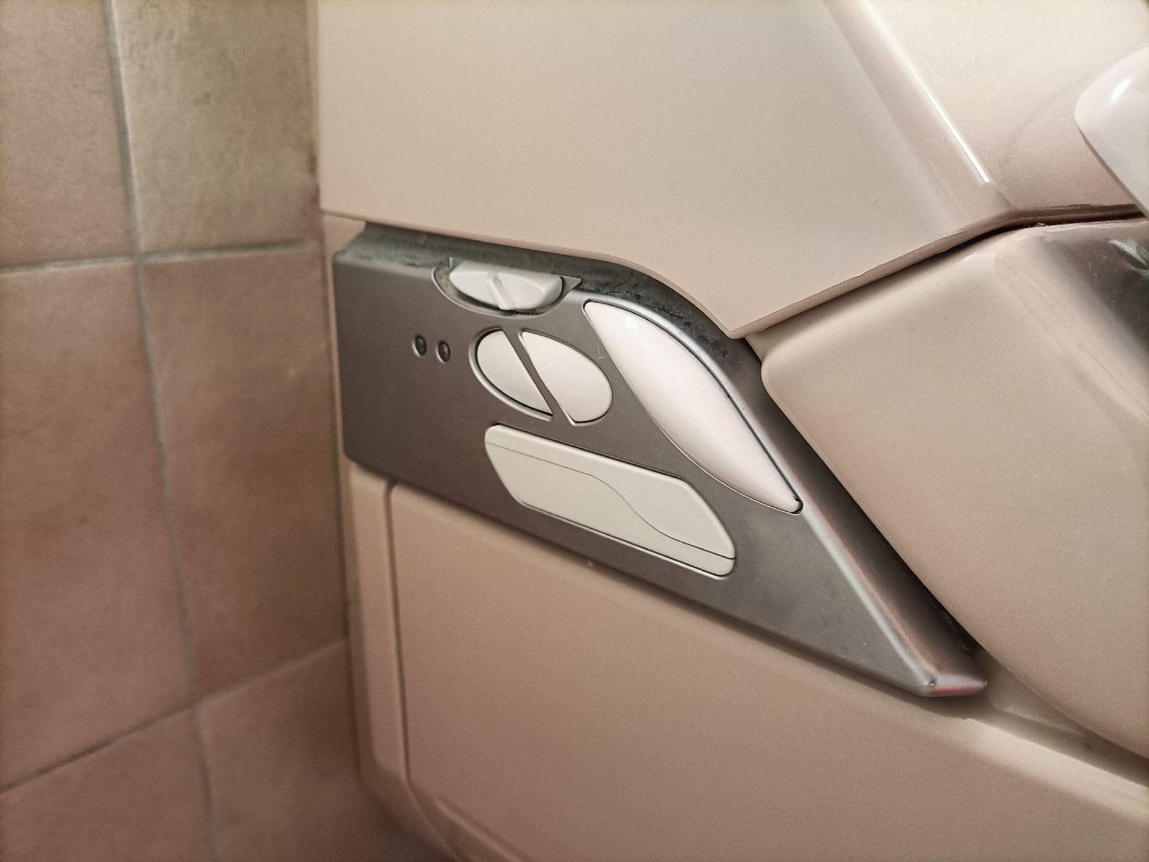 Geberit WC: Geberit Aqua-Clean Balena 8000PLUS DuschWC – Usato da oberkulm venduto da becksandro8 2