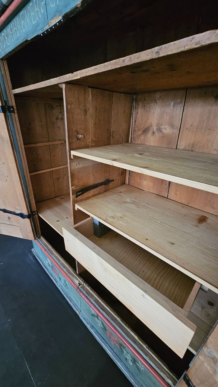 Schränke: Bemalten Bauernschrank – Gebraucht aus Diessenhofen von Osio 5