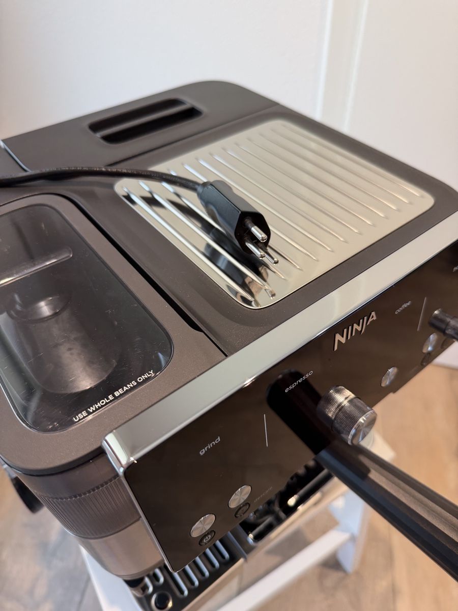 Macchine per caffè & Macchine per espresso: Ninja ES501CH Luxe Café Essential – Nuovo (secondo la descrizione) da winkel venduto da Sx250 4
