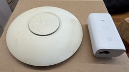 Ubiquiti UniFi nanoHD Access Point Wave2 PoE+ (Klebrig)
