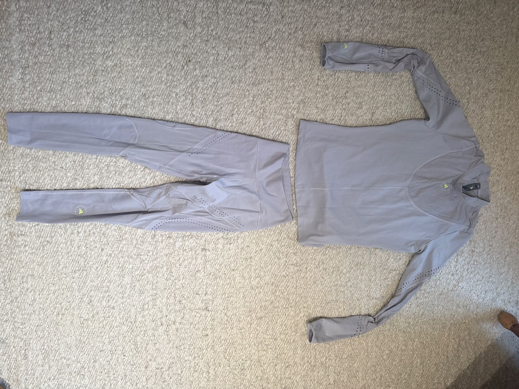 Stella McCartney Kleiderpakete: Stella McCartney Adidas workout set – Gebraucht aus Unterägeri von Elmilokim