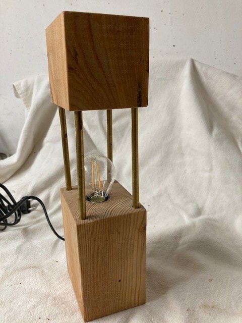 Lampade: Holzbalken Stehlampe 230V self Made – Nuovo (secondo la descrizione) da Naters venduto da sch_9fvg