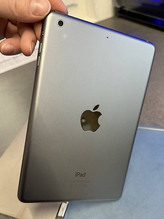 Tablettes PC: iPad mini 2 / Space Gray / 64GB – D'occasion à Möriken AG par E60Veni 2