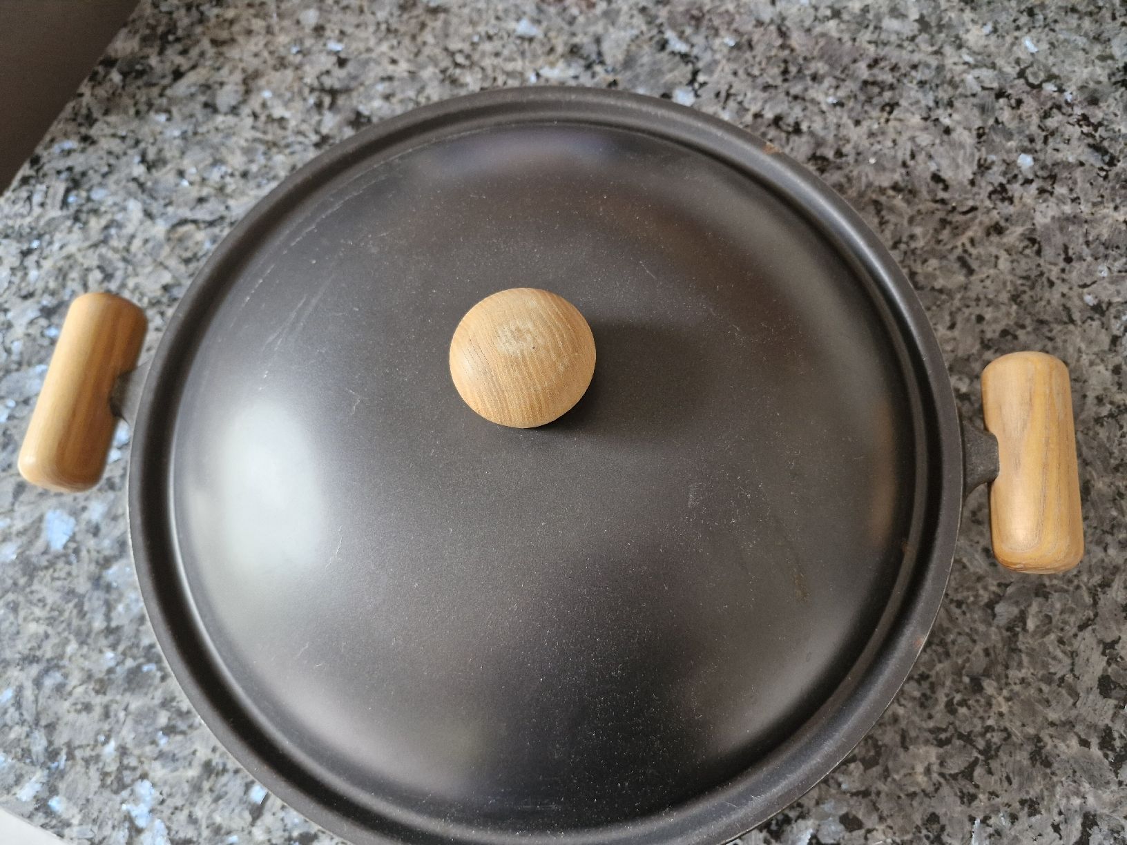 Padelle: Wok aus Gusseisen – Usato da Schliern b. Köniz venduto da dor_pm75