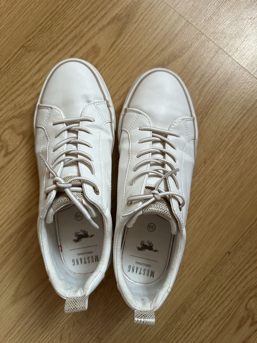Mustang Scarpe da donna: Mustang Sneaker weiss Gr. 39 – Usato da Münsingen venduto da Secondhand89