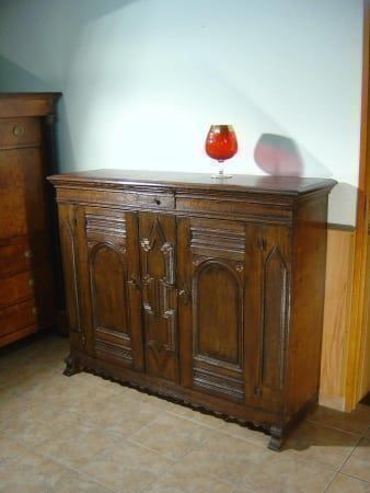Commodes: Antike Kommode, stubenfertig – D'occasion à Bure par 1319