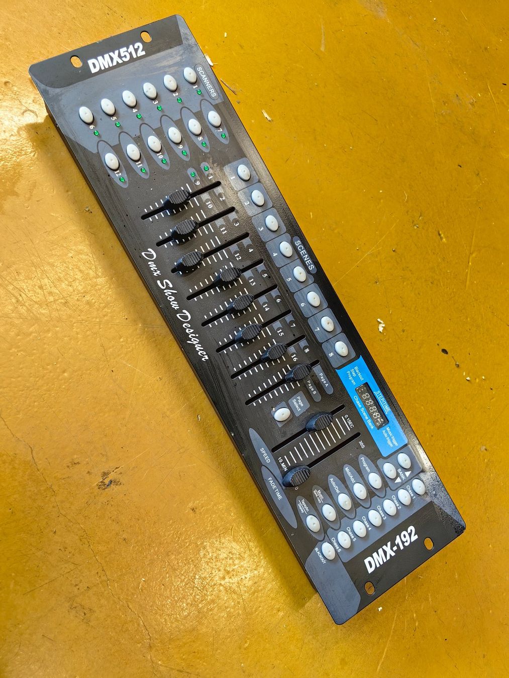 Beleuchtung & Lichteffekte: DMX512 Lichtsteuerung – Gebraucht aus Turbenthal von Basar50