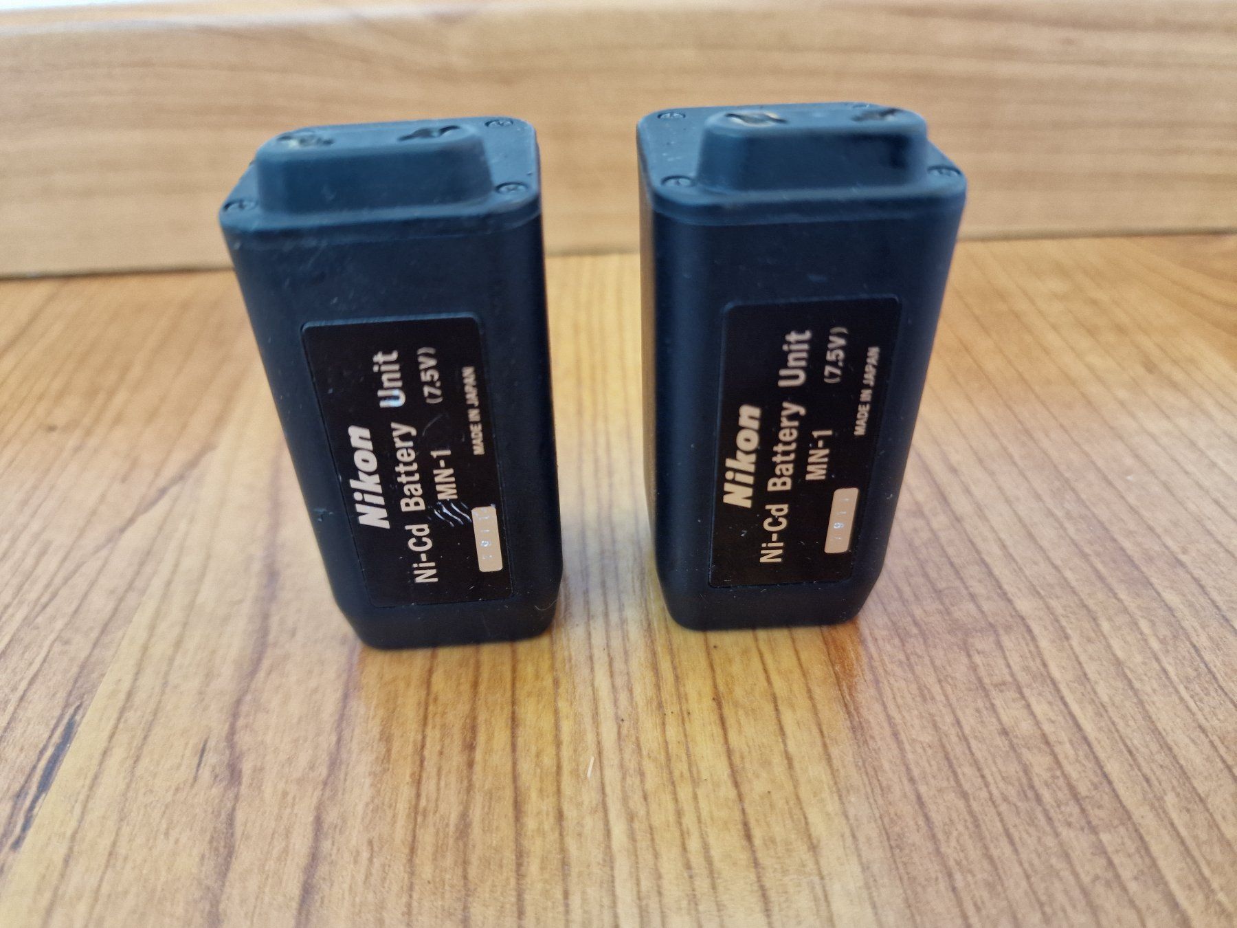 Nikon Accus: 2x Nikon MN-1 Ni-Cd 7.5V – Défectueux à Vevey par dreetje9