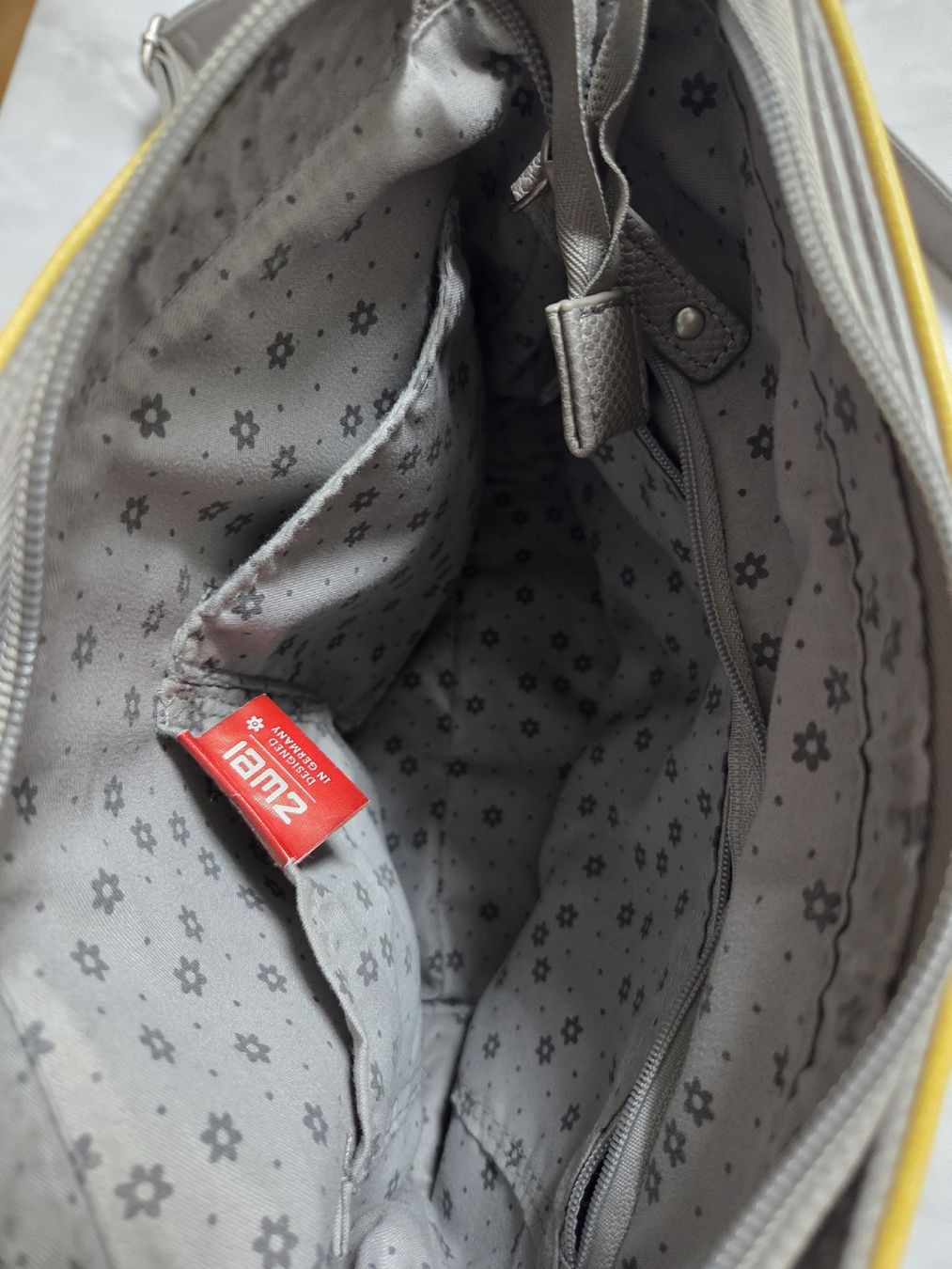 Borse da donna: Zwei Handtasche – Usato da Embrach venduto da Musti20 5