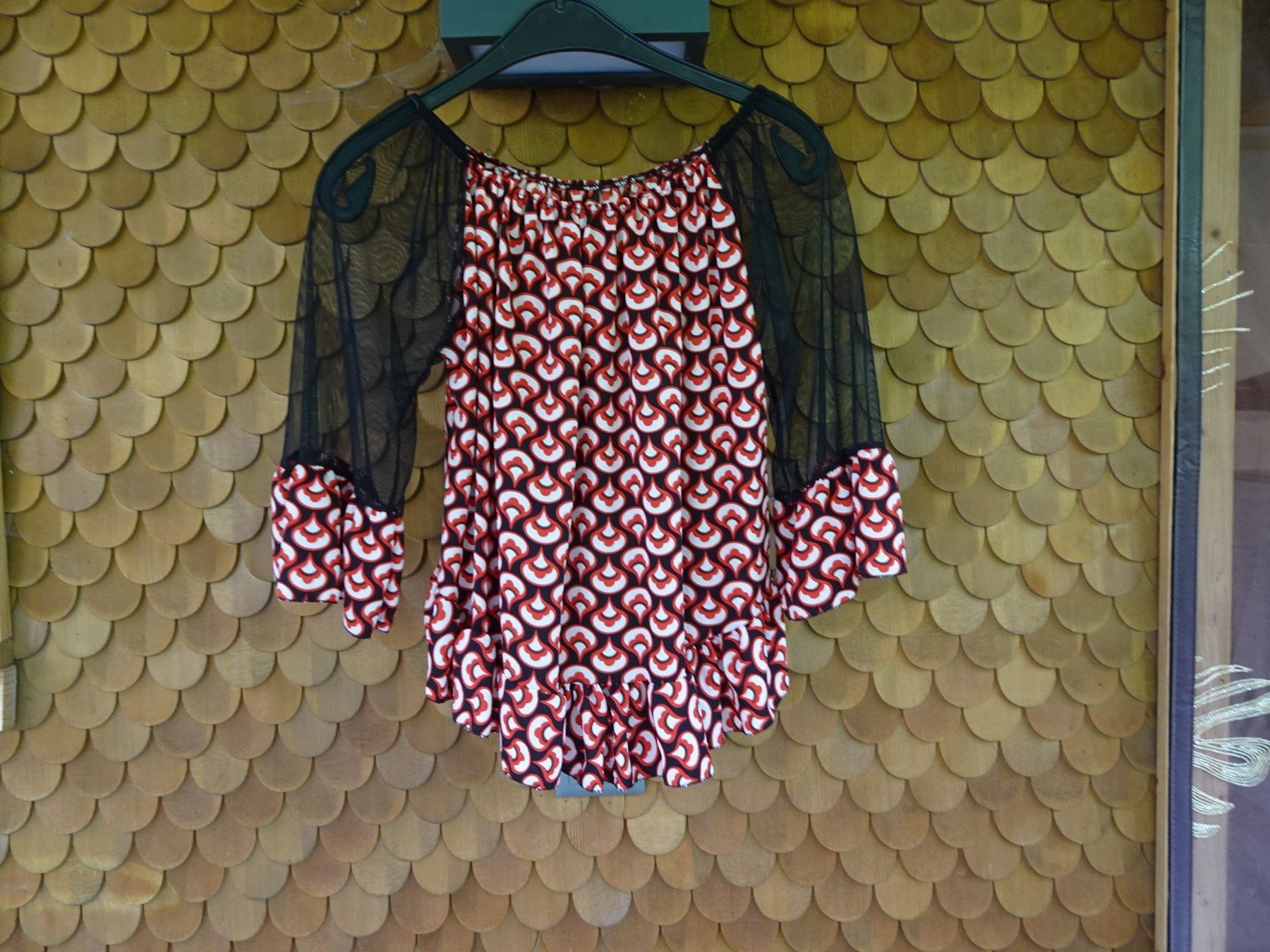 Chemisiers: Auffällige Bluse schwarz-Rot Gr. XS - 2407119 – D'occasion à Küssnacht am Rigi par Good4Deckeli 2