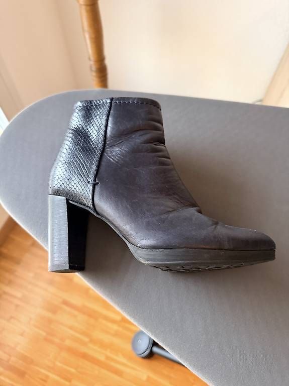 Chaussures femmes: Bottines bleues – D'occasion à Payerne par Babinou 1