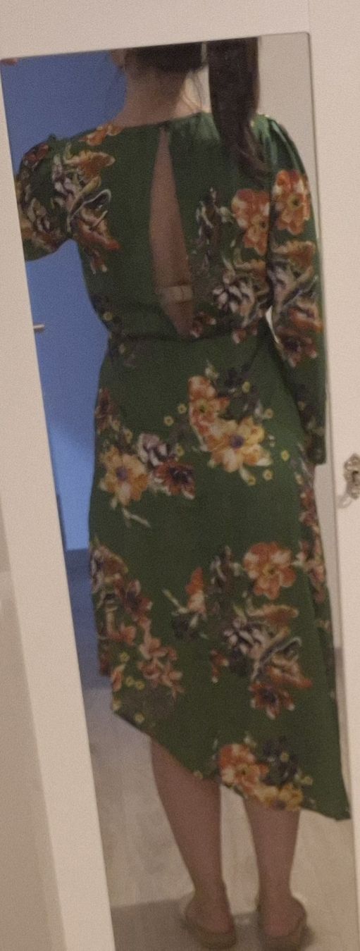 Mango Robes: Robe Mango à fleurs🌺, taille S (s/m) – D'occasion à St-Pierre-Clages par _RV 4