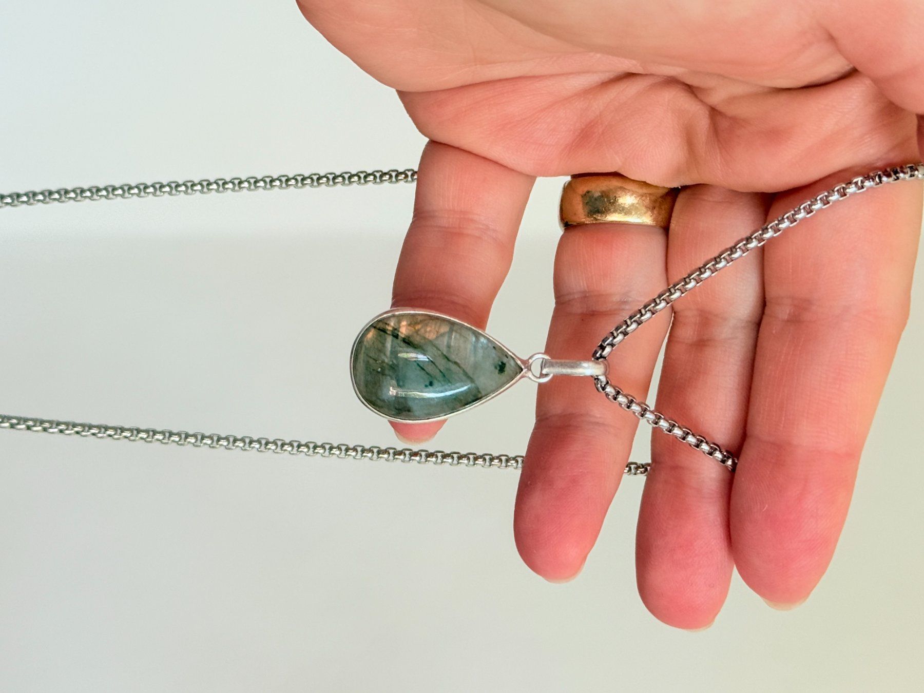 Catenine: Labradorite necklace – Nuovo e nell'imballaggio originale da Genève venduto da AGBERG 1