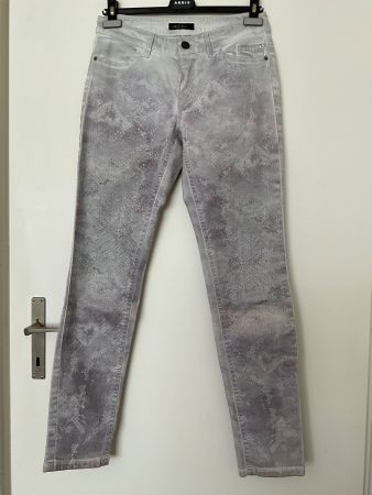 Marc Cain Jeans Gr 3 (38) Fliederfarbene Schlangenmuster NEU