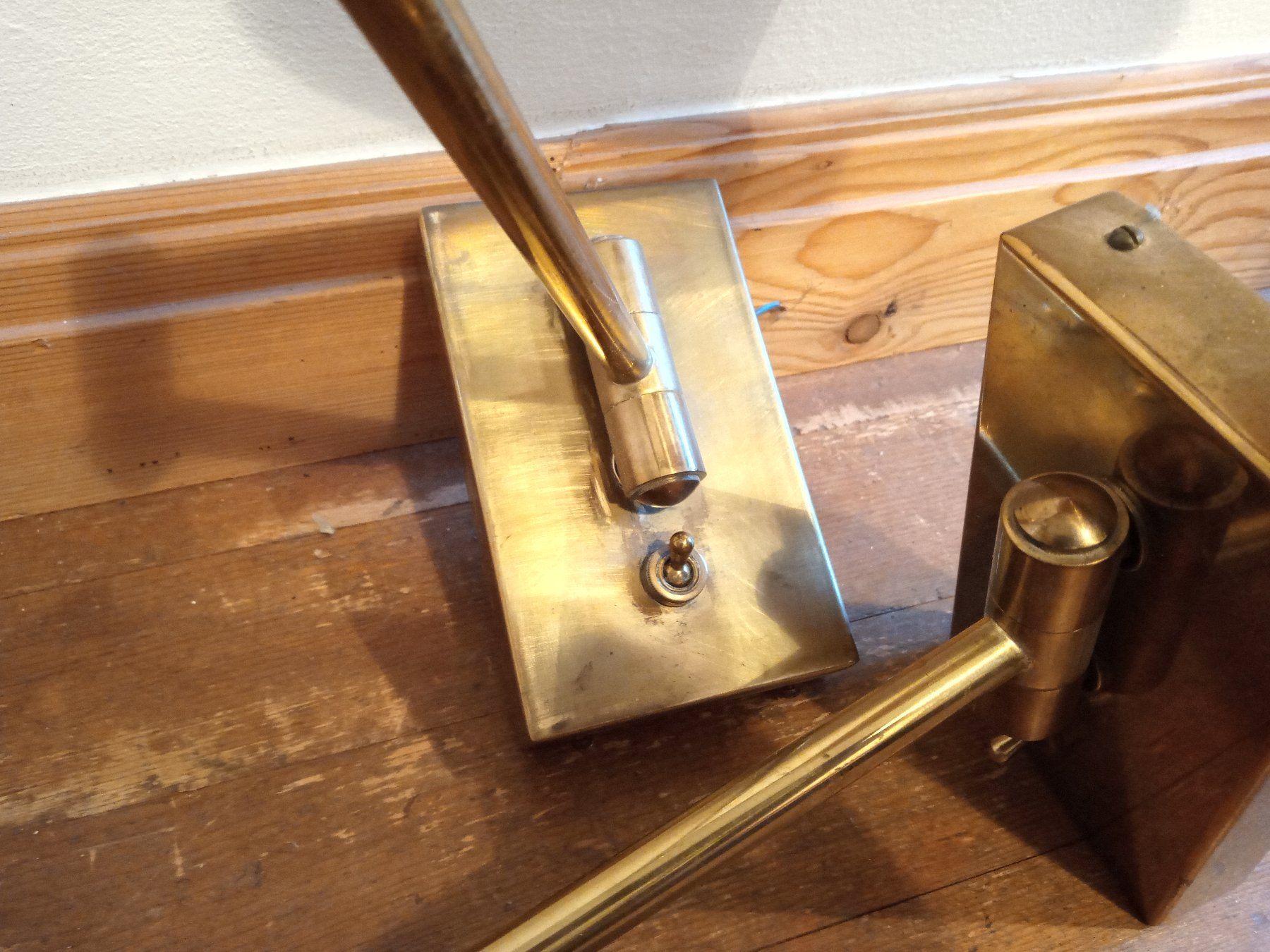 Lampade: 2 Wandlampe aus Messing – Usato da Prez-vers-Siviriez venduto da Monija70 2