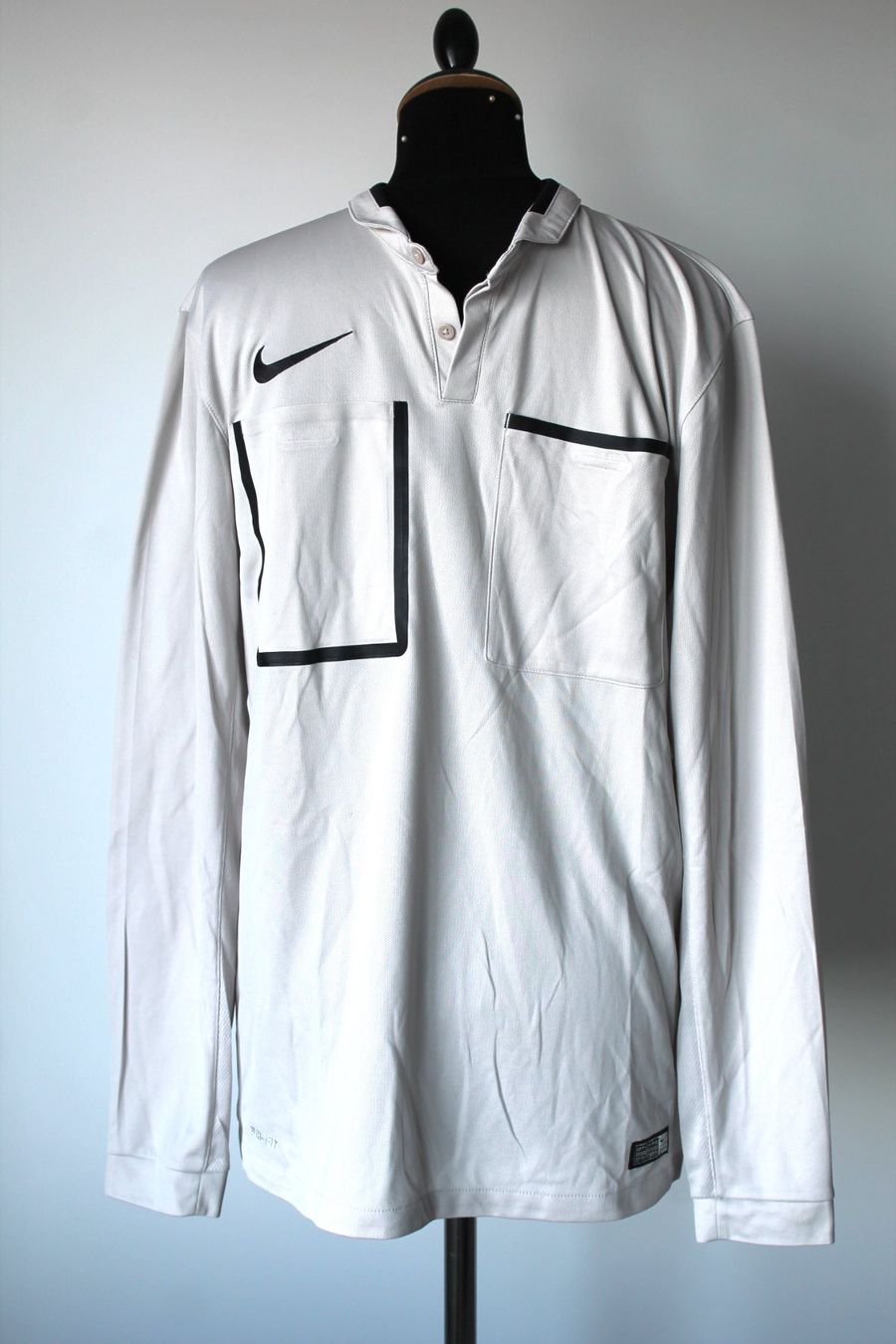 Nike Pulls & Sweat-shirts: Sweatshirt NIKE taille M – D'occasion à Chez-le-Bart par jasse