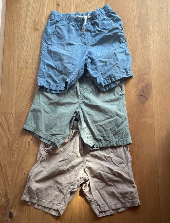 3 kurze Hosen H&M Grösse 122