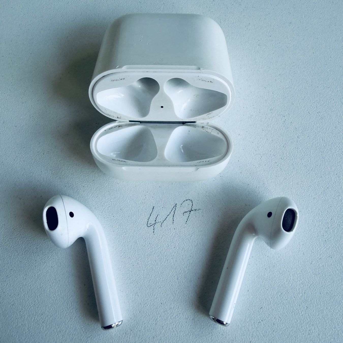 Apple Casques audio: Original Apple AirPods 2 Gen. Wireless Kopfhörer & Case – D'occasion à Basel par MY.AIRPODS.SHOP 1