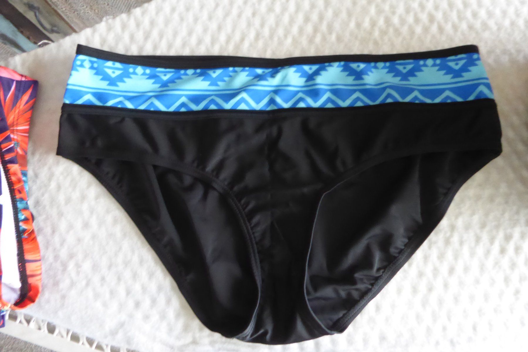 Costumi da bagno & Bikini: Badehose Gr L NEU bonprix – Nuovo e nell'imballaggio originale da Sargans venduto da Benziner