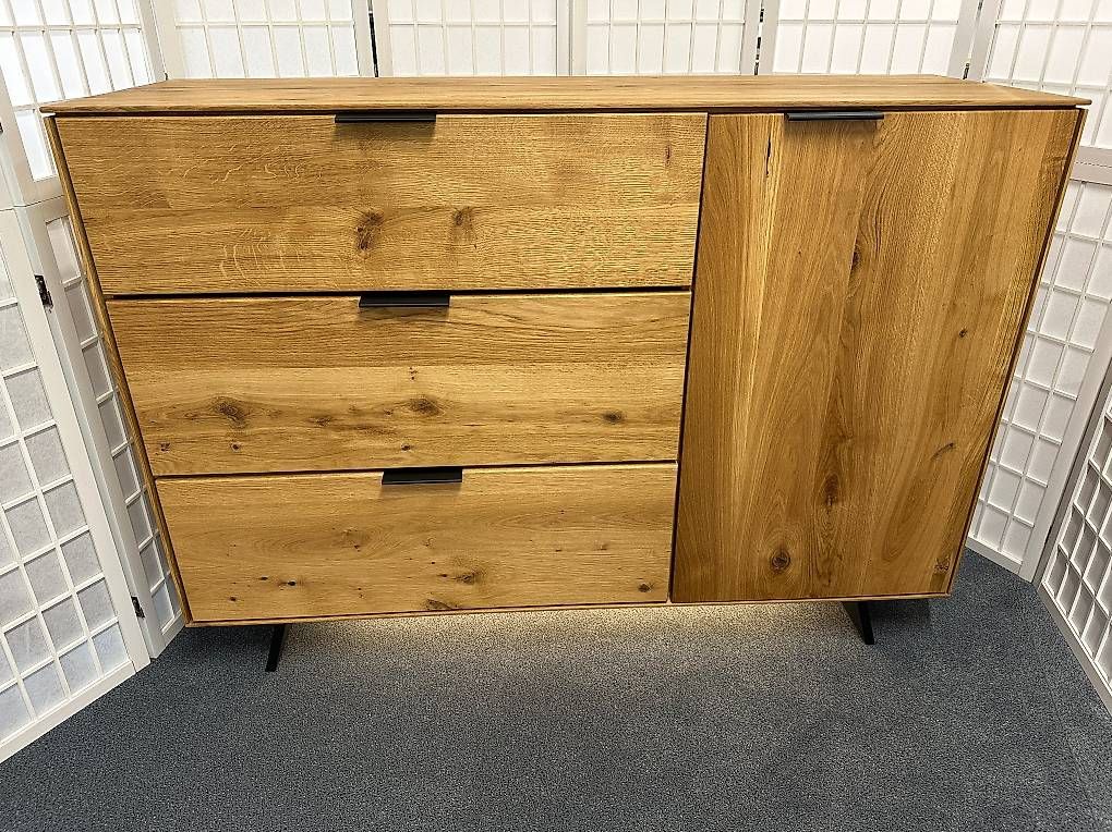 Cassettiere: Sideboard Kommode LUGANO Wildeiche massiv 138 x 99 cm – Nuovo (secondo la descrizione) da Unterentfelden venduto da moebelrufli 5