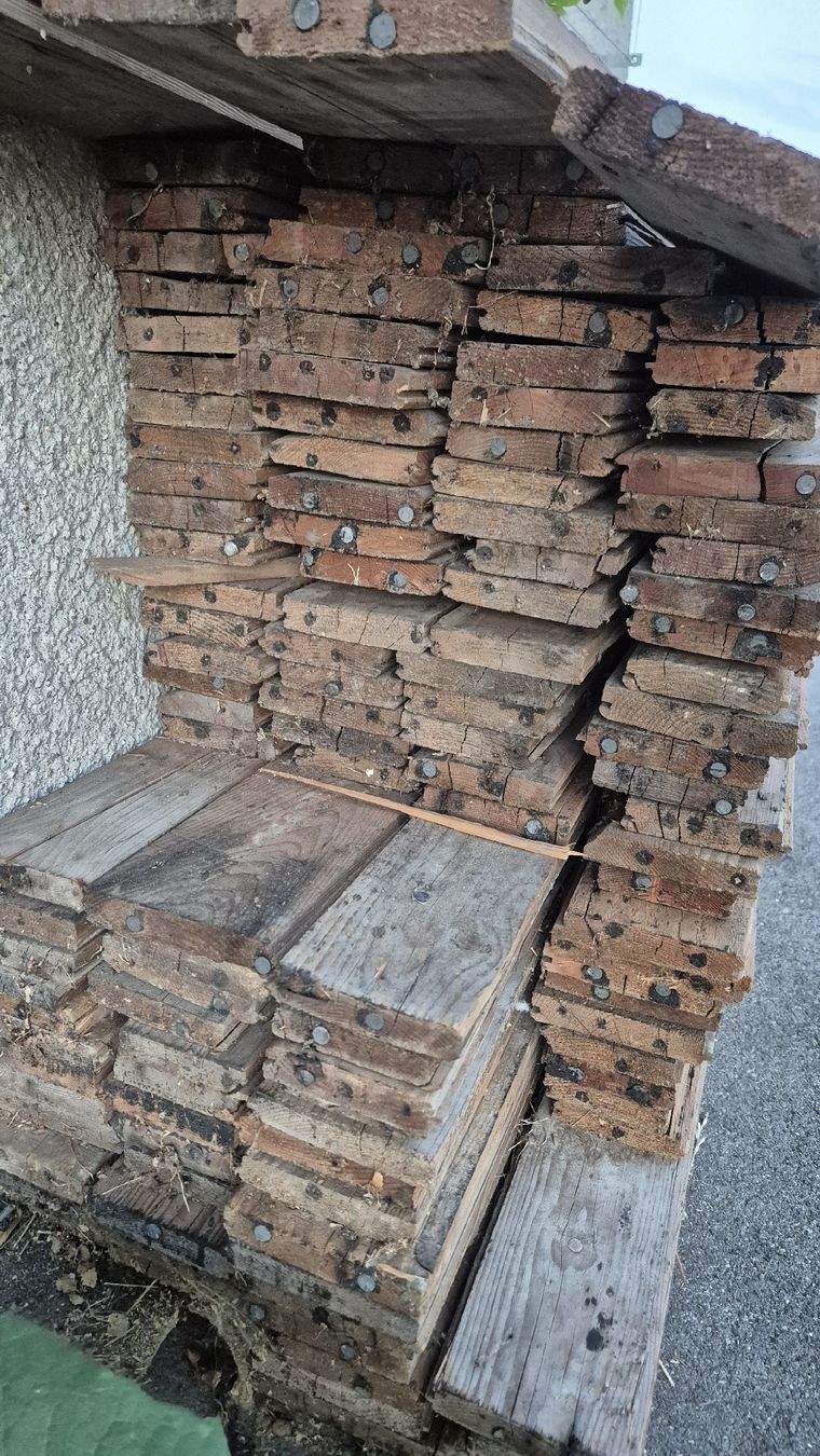 Articoli in legno: Bretter, Täfer, Holz – Usato da Wetzikon ZH venduto da Fagus 1