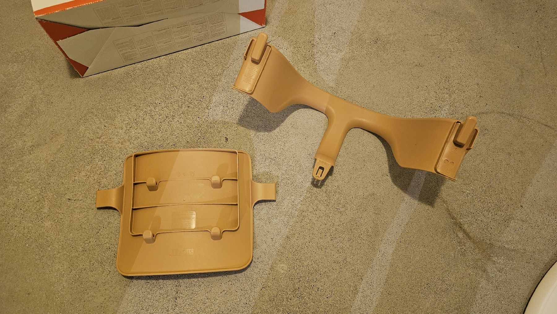 Stokke Seggioloni: Tripp Trapp Tray und Baby Set – Usato da Winterthur venduto da O-LeeG 3