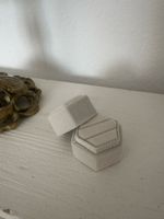 Ringbox / Schmuckbox – Hexagon – Grau – Velours – Neu